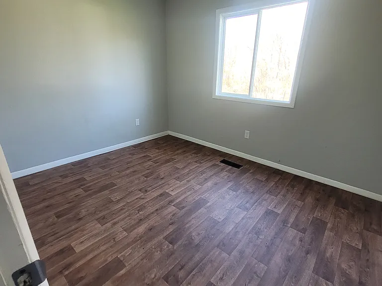 306 Larson Ct #11 — Photo 6