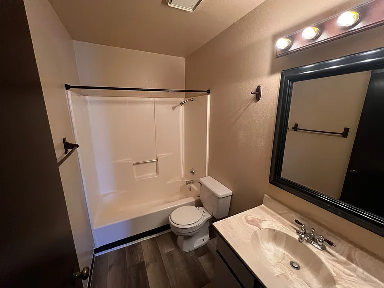 1480 Tamareno Cir #C — Photo 10