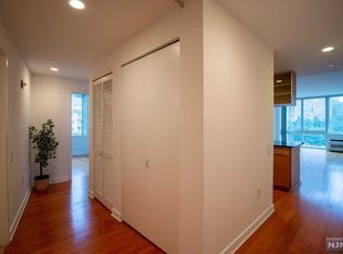 911 Hudson Park, Edgewater, NJ 07020