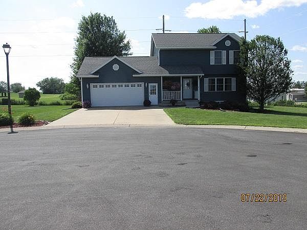 1st image of 805 Dionne Ln