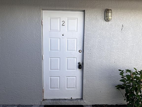 4th image of 1024 SE 24th Ave #2
