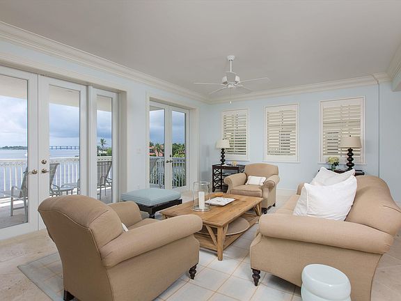 3rd image of 3 Royal Palm Pointe