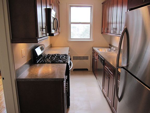 4th image of 300 Broadway #Duplex
