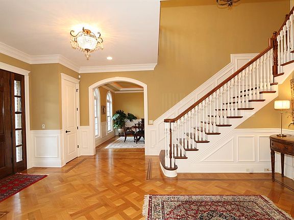 4th image of 12 Beaufort Hunt Ln