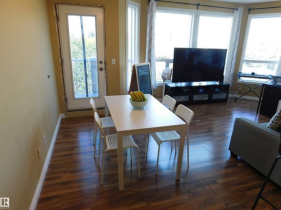 5th image of 9120 156th St NW #402