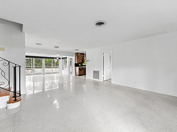 4th image of 999 NW 3rd Ave