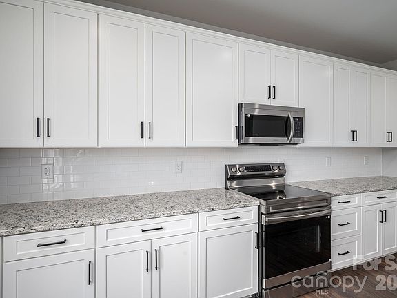 5th image of 1349 Zeb Haynes Rd