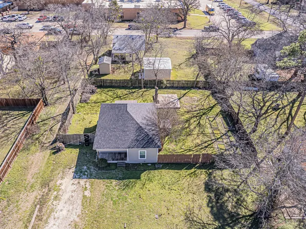 108 E 18th St, Joshua, TX 76058