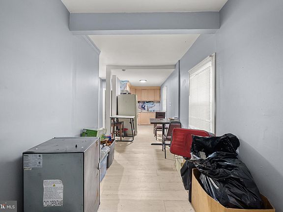 4th image of 619 Cooper St