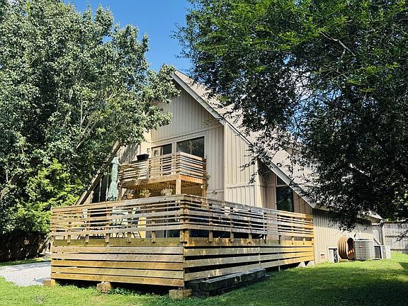 2nd image of 3557 Brandon Ln NE