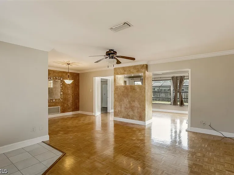 806 Entrada Dr N — Photo 6