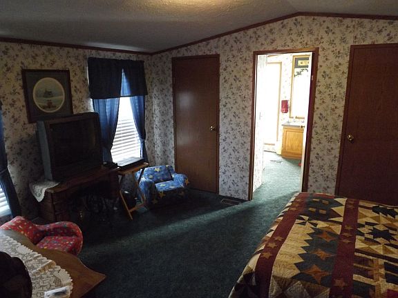 5th image of 4 Dwight Way