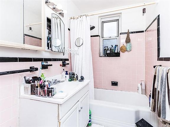 4th image of 3210 Arlington Ave APT 1G