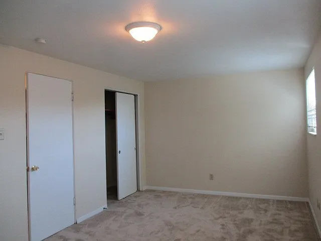 2528 Columbia Ave — Photo 6