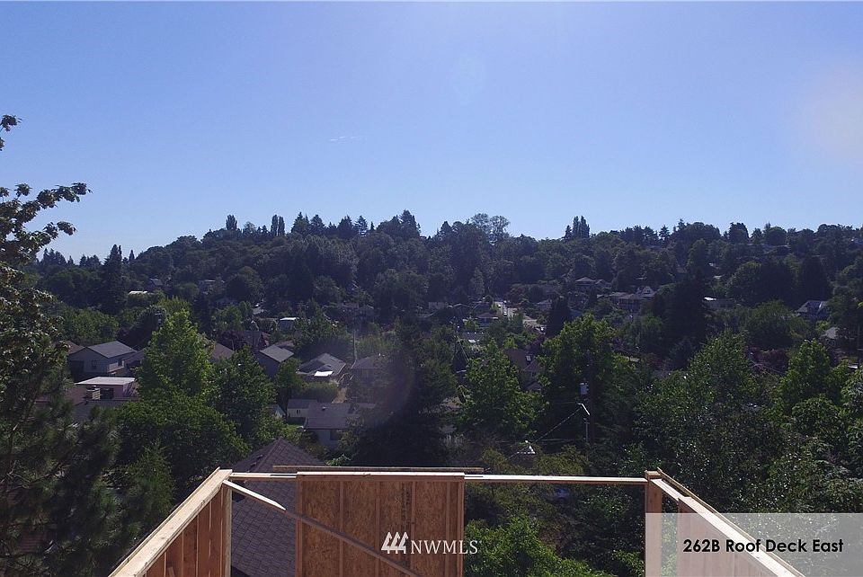 2nd image of 118 A 27th Avenue E