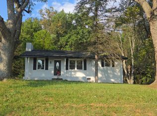 223 Raymond Hodges Rd, Cottontown, TN 37048