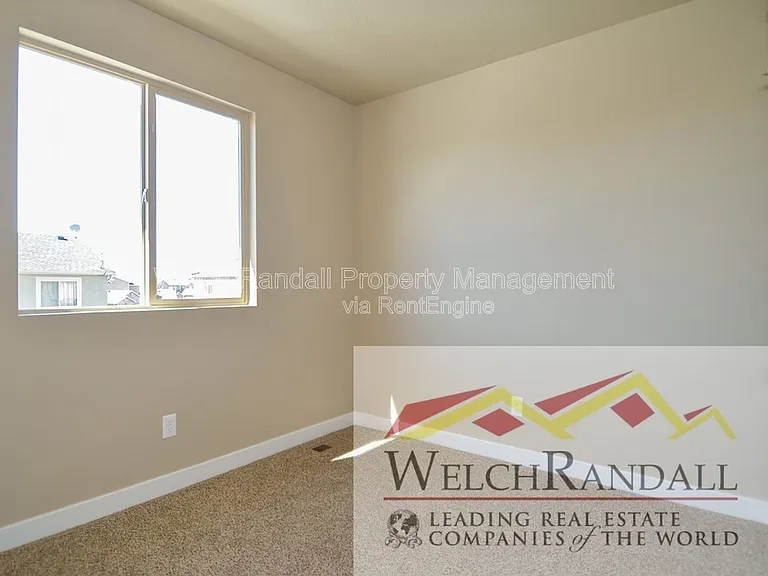 2433 Wellington Ave — Photo 14