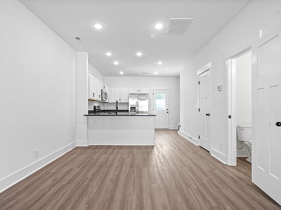 5th image of 113 Front Ridge Cir