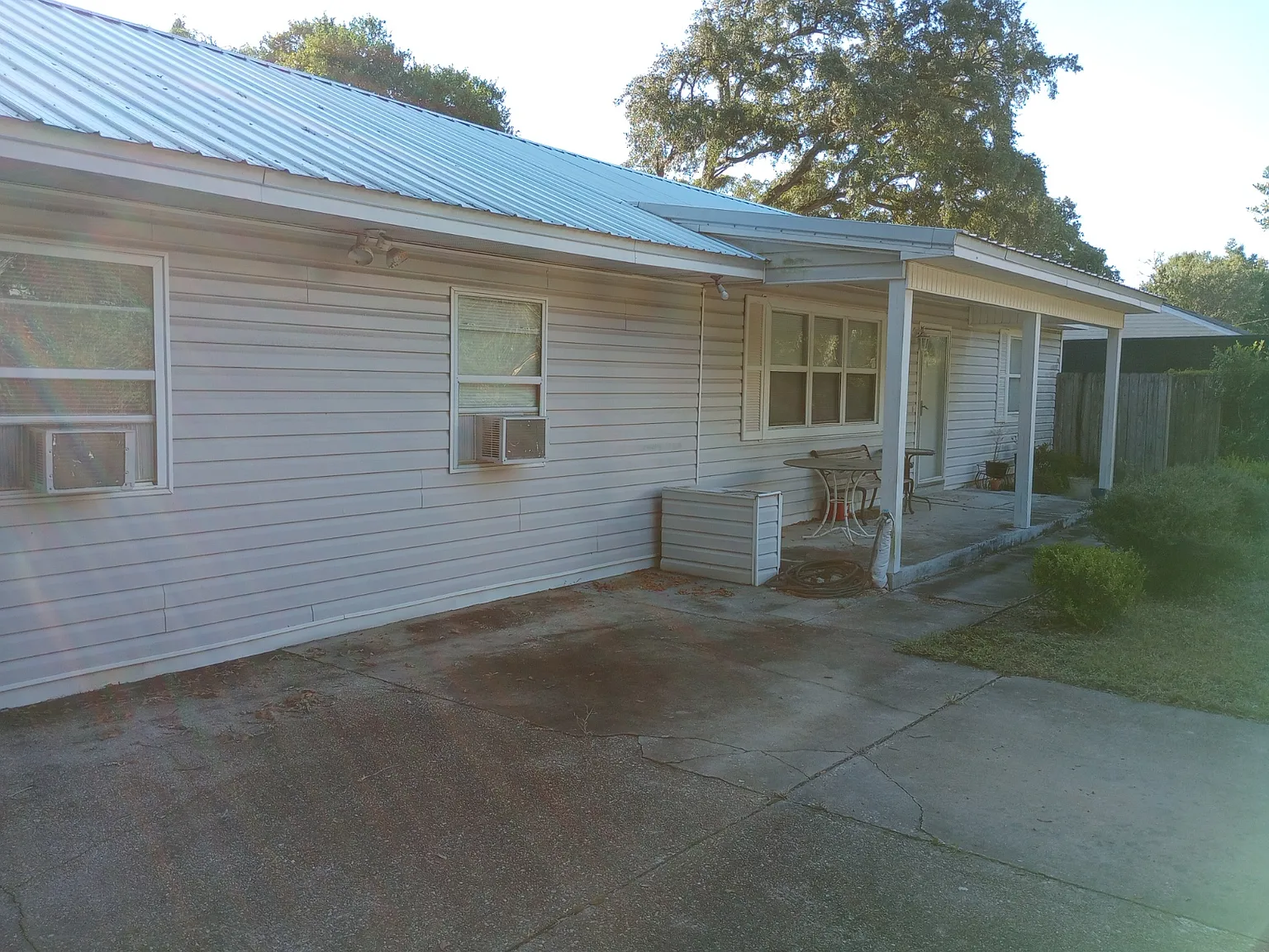 3 bed, 1200 sqft, $1,500 — Photo 2