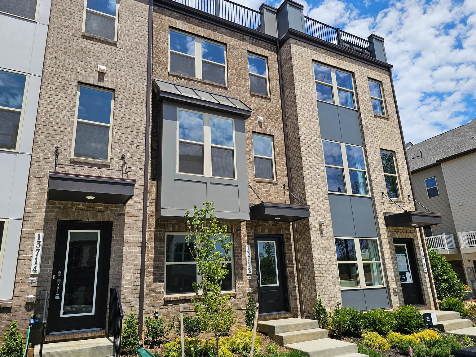 2 bed, 4.0 bath, 2306 sqft, $3,000 — Photo 1