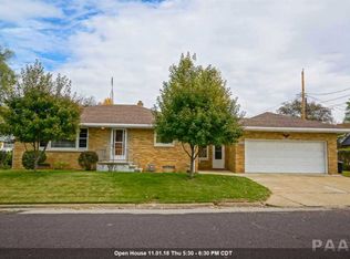 1404 N 10th St, Pekin, IL 61554