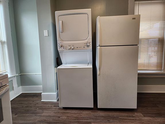 5th image of 376 Linwood Ave #4