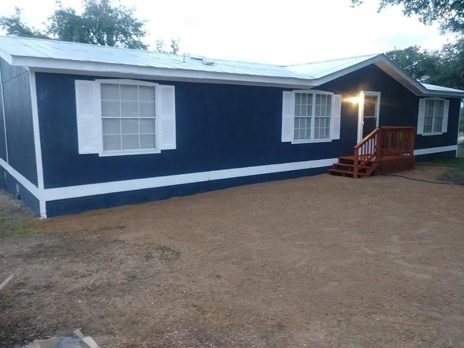 Building Photo - 10040 Rebecca Creek Rd