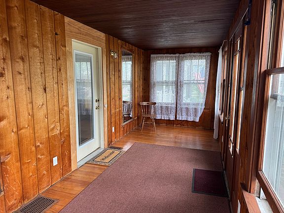 5th image of 1019 Prospect St