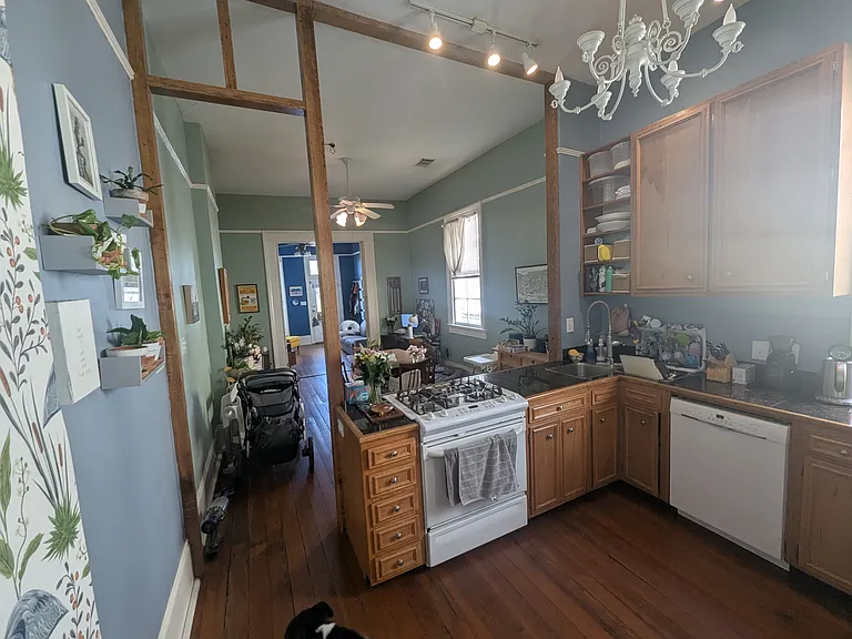 938 Moss St — Photo 8