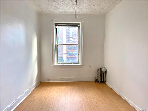3rd image of 13223 41st Ave APT 2A