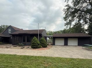 36349 S Riverview Dr, Eastlake, OH 44095