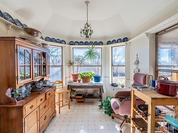 5th image of 325 Chase Oaks Pl