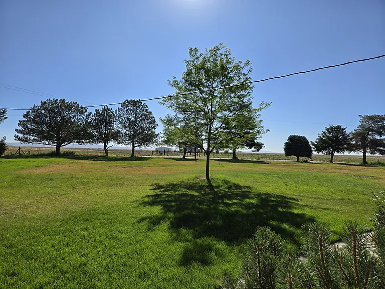 17867 S Pleasant Valley Rd — Photo 2