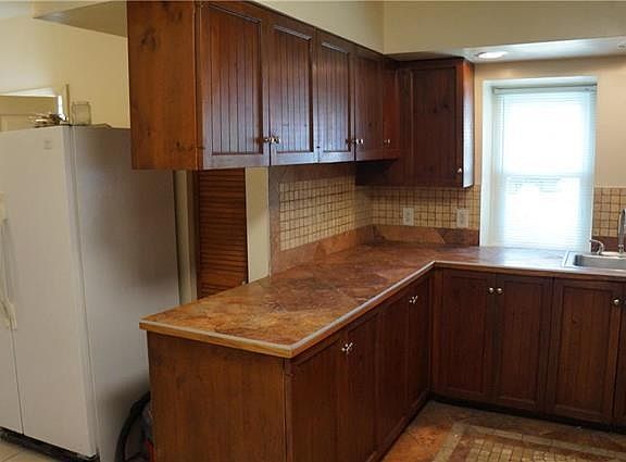 5th image of 3838 Marine Ave