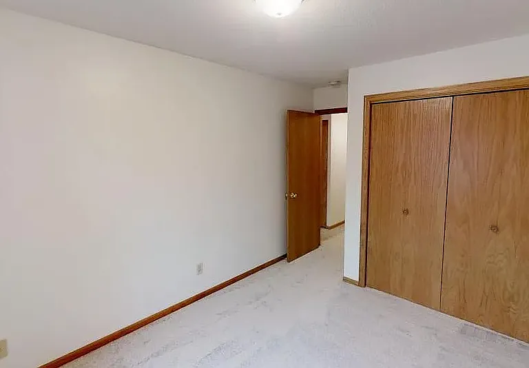 1114 Greenvale Ave W — Photo 18