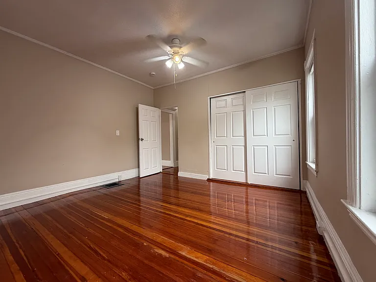 9 Swan St #2 — Photo 4