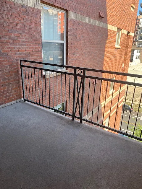2 bed, 918 sqft, $2,000 — Photo 2