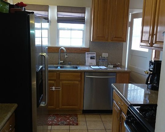 5th image of 3811 W 59th Pl