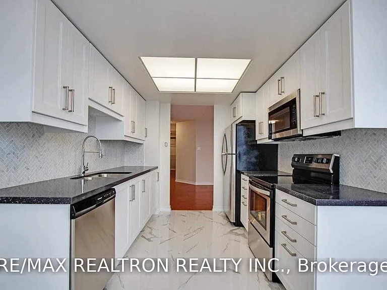 7601 Bathurst St #Penthouse 12 — Photo 6