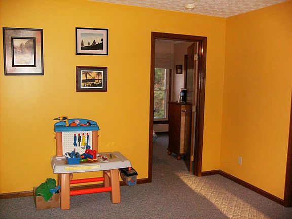 5th image of 520 Forbes Dr