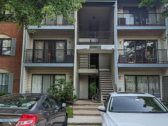 3rd image of 321 Hampshire Ct #2321