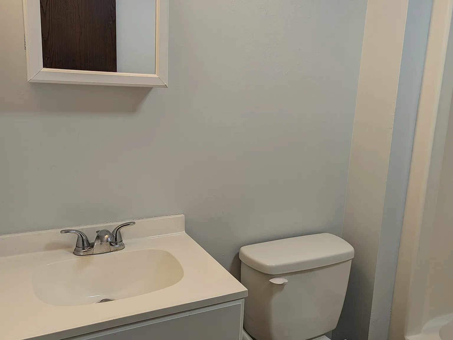2 bed, 900 sqft, $1,200 — Photo 2