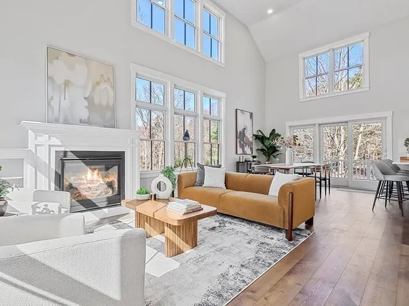 357 Main St #3, Medfield, MA 02052