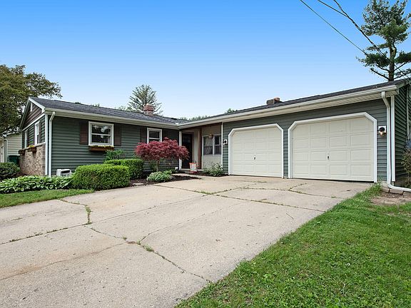 3rd image of 109 Lincolnwood Dr