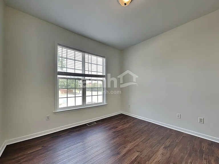 121 Hampton Lake Dr — Photo 18