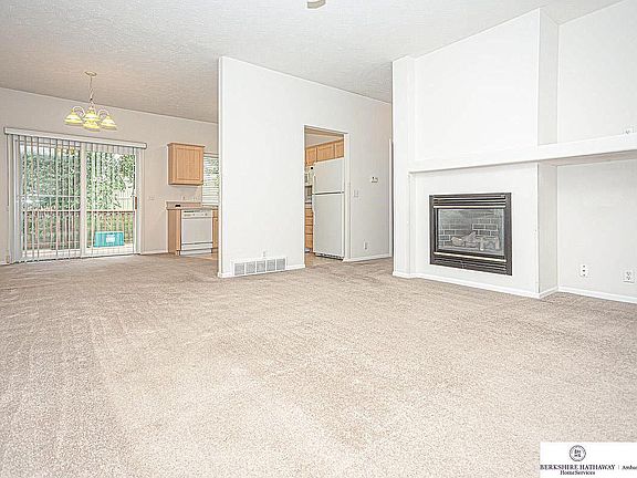 5th image of 15112 Camden Ave