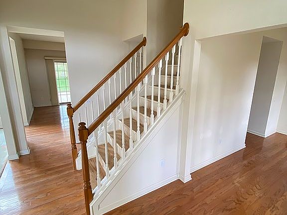 4th image of 179 S Riverview St
