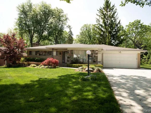 1040 Goodale Ave, Clawson, MI 48017