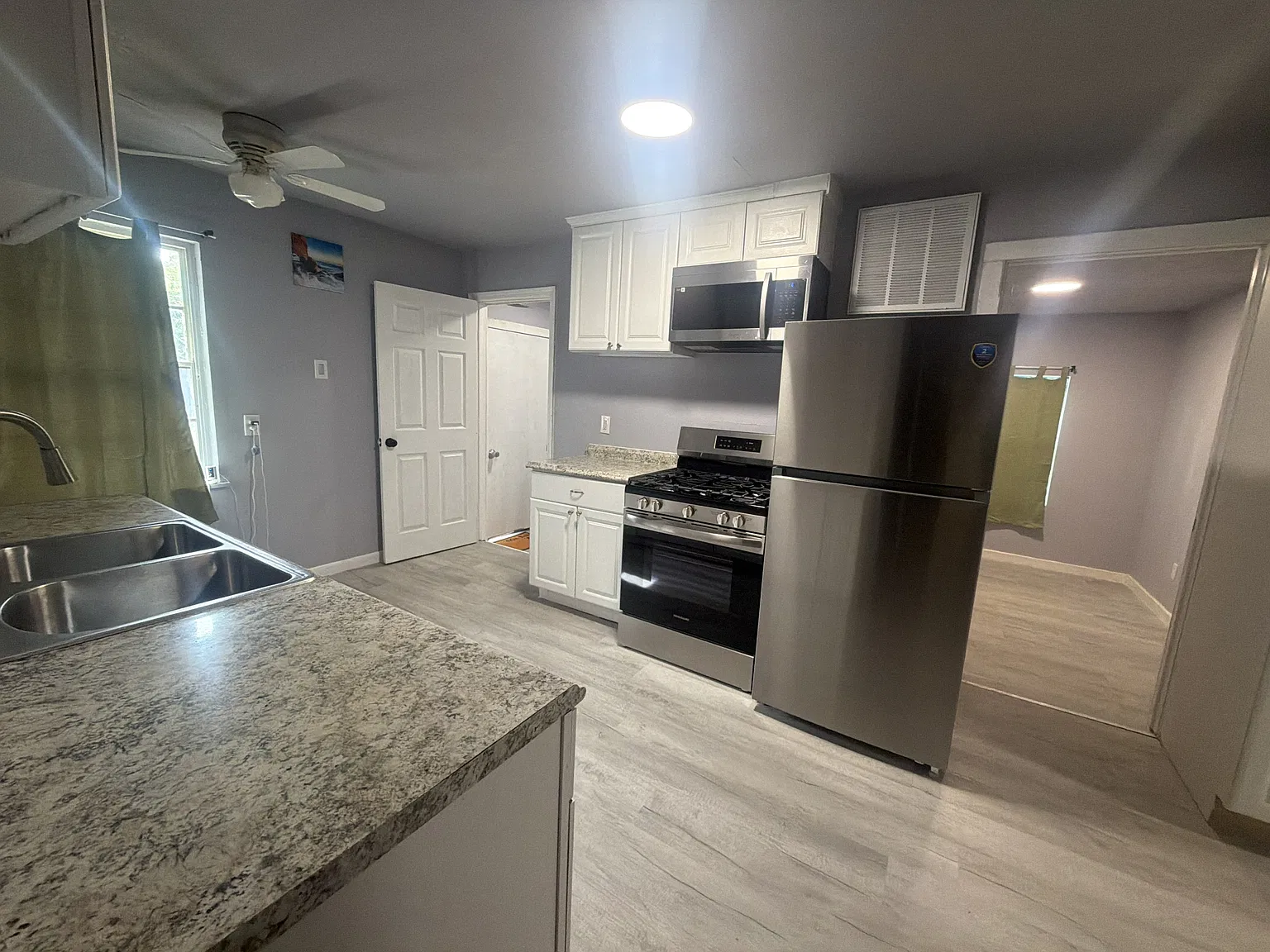 606 Kelly Terrace - 1 — Photo 2
