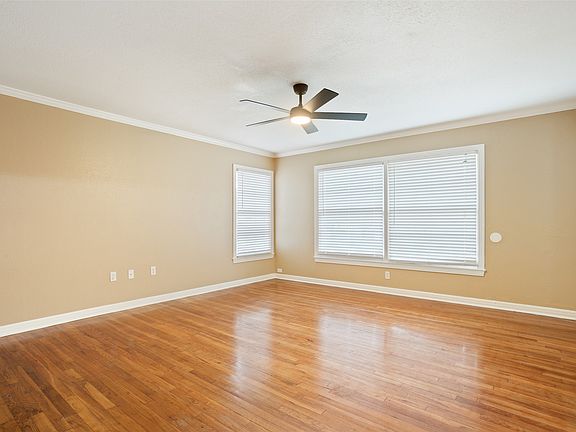 5th image of 3108 Lyle Ave